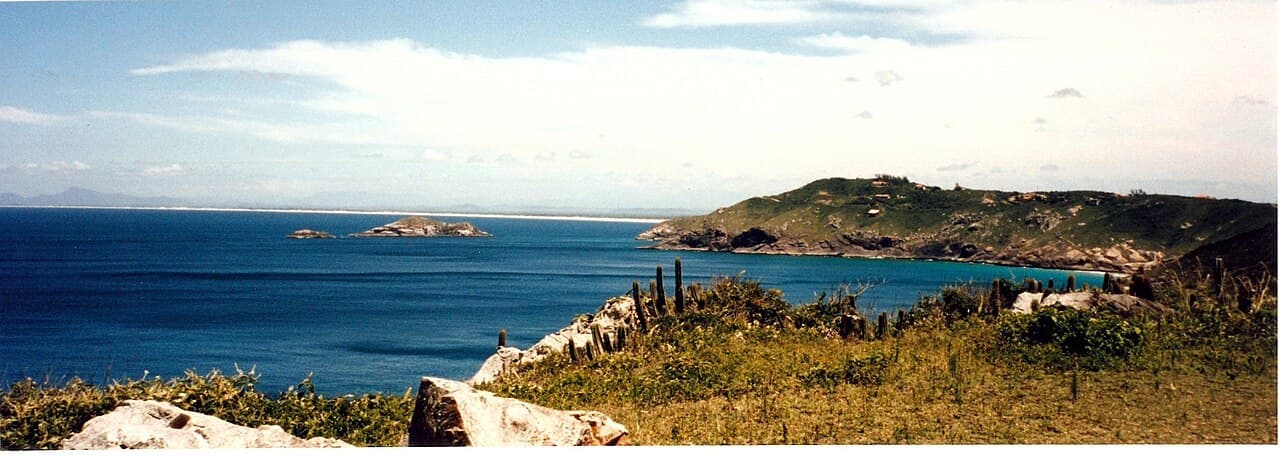 Mulher é detida suspeita de perseguir e tentar estuprar outra mulher em Arraial do Cabo