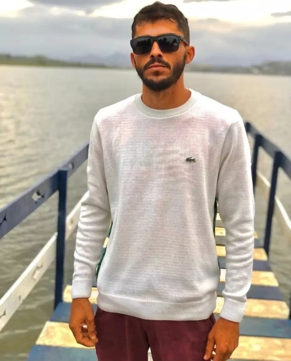 Trabajador muere tras descarga eléctrica mientras instalaba panel solar en Rio das Ostras