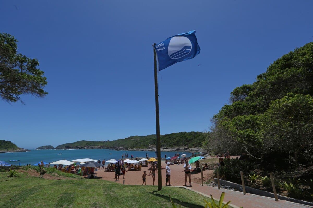 Búzios inicia projeto-piloto para instalar 20 bituqueiras em praias