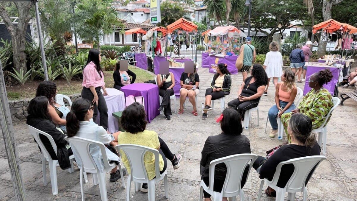 Feira da Mulher Migrante tem roda de conversa sobre prevenção ao câncer de mama