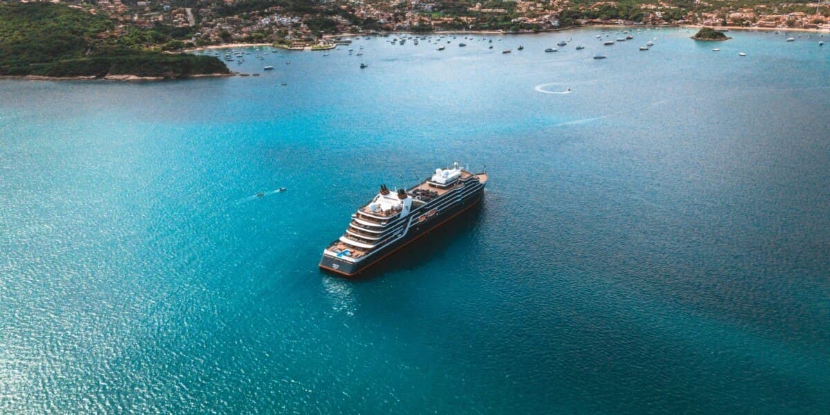 Búzios receives first cruise ship of the 2026/2027 season