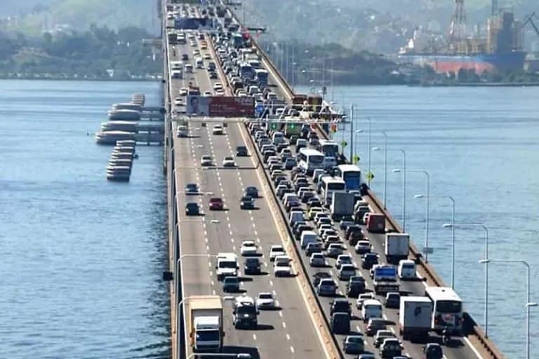 Ponte Rio-Niterói deve receber 878 mil veículos no feriadão de Finados