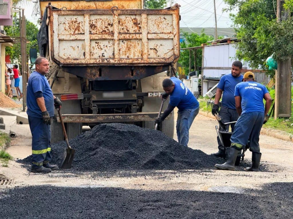 Avenida Central, no Monte Alegre, começa a receber novo asfalto em Cabo Frio
